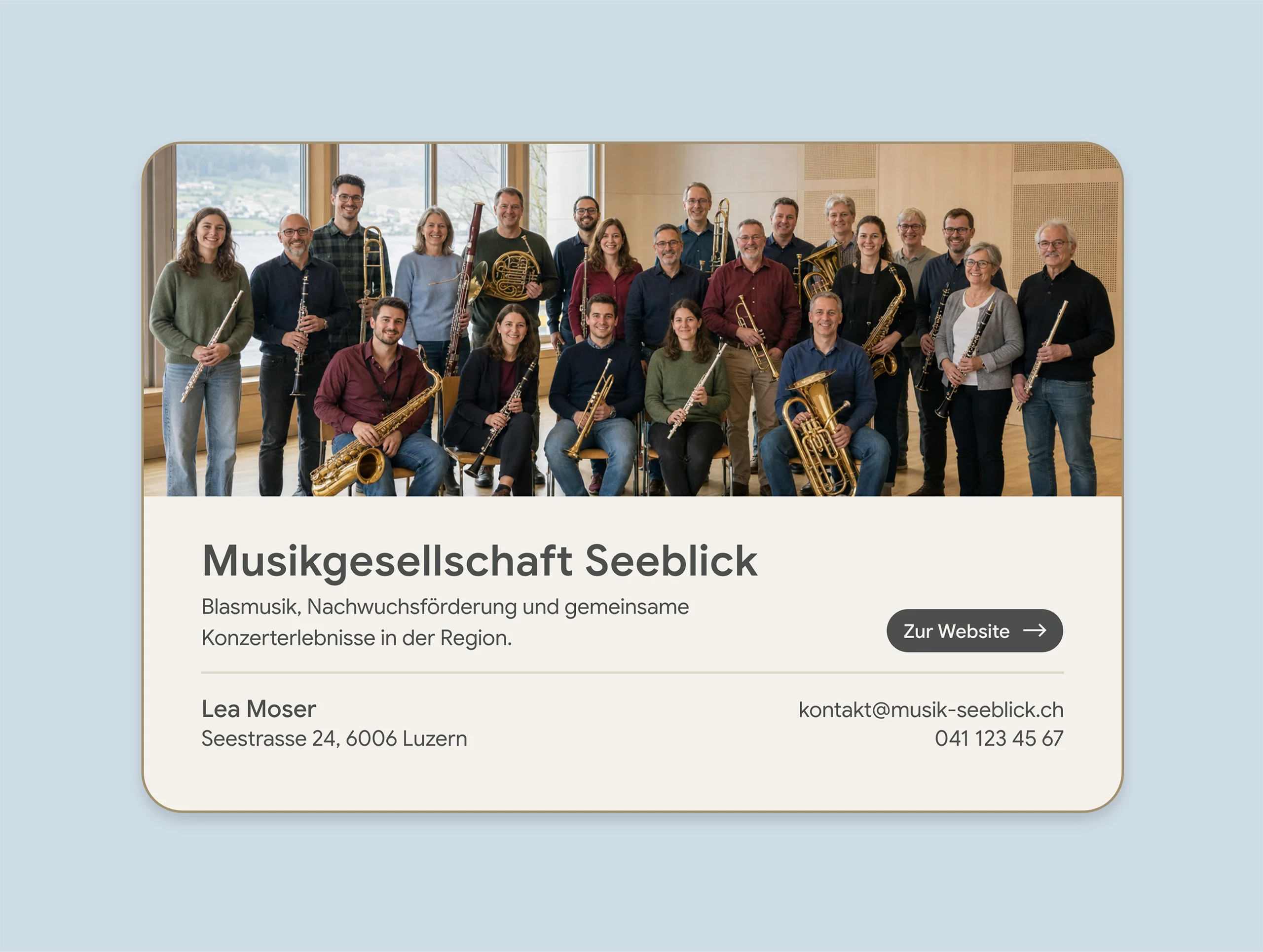 Kontaktkarte für eine Musikgesellschaft mit Gruppenbild, Beschreibung, Kontaktperson, Adresse, E-Mail-Adresse, Telefonnummer und Website-Link.
