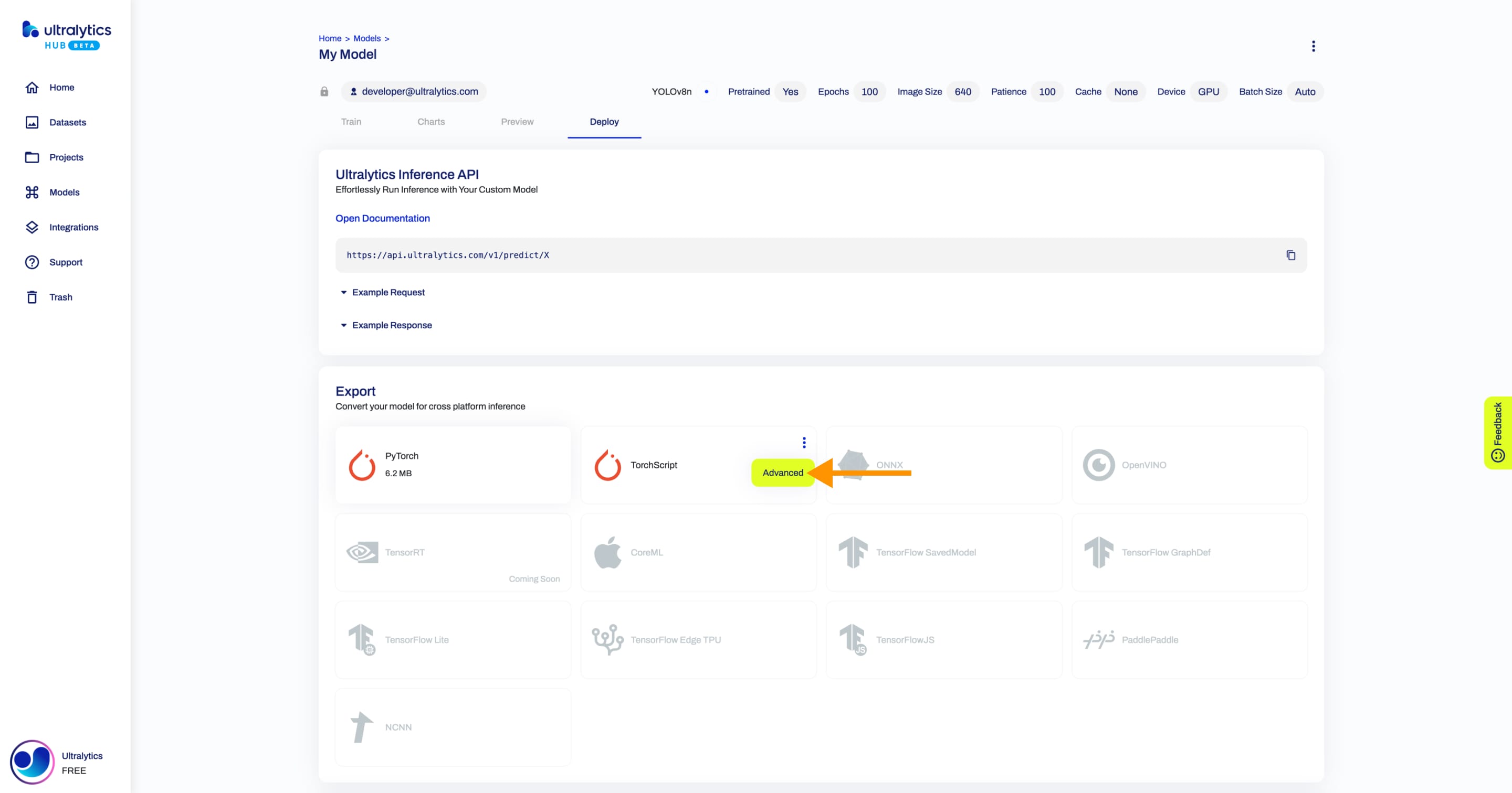 Ultralytics Model sayfası içindeki Dağıt sekmesinin HUB ekran görüntüsü ve biçimlerden birinin Gelişmiş seçeneğini gösteren bir ok