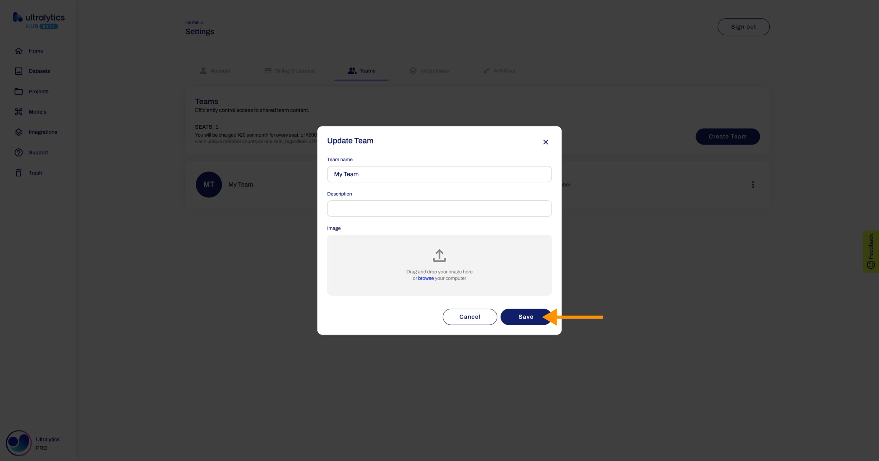 Ultralytics Captura de pantalla HUB del cuadro de diálogo Actualizar Equipo con una flecha apuntando al botón Guardar