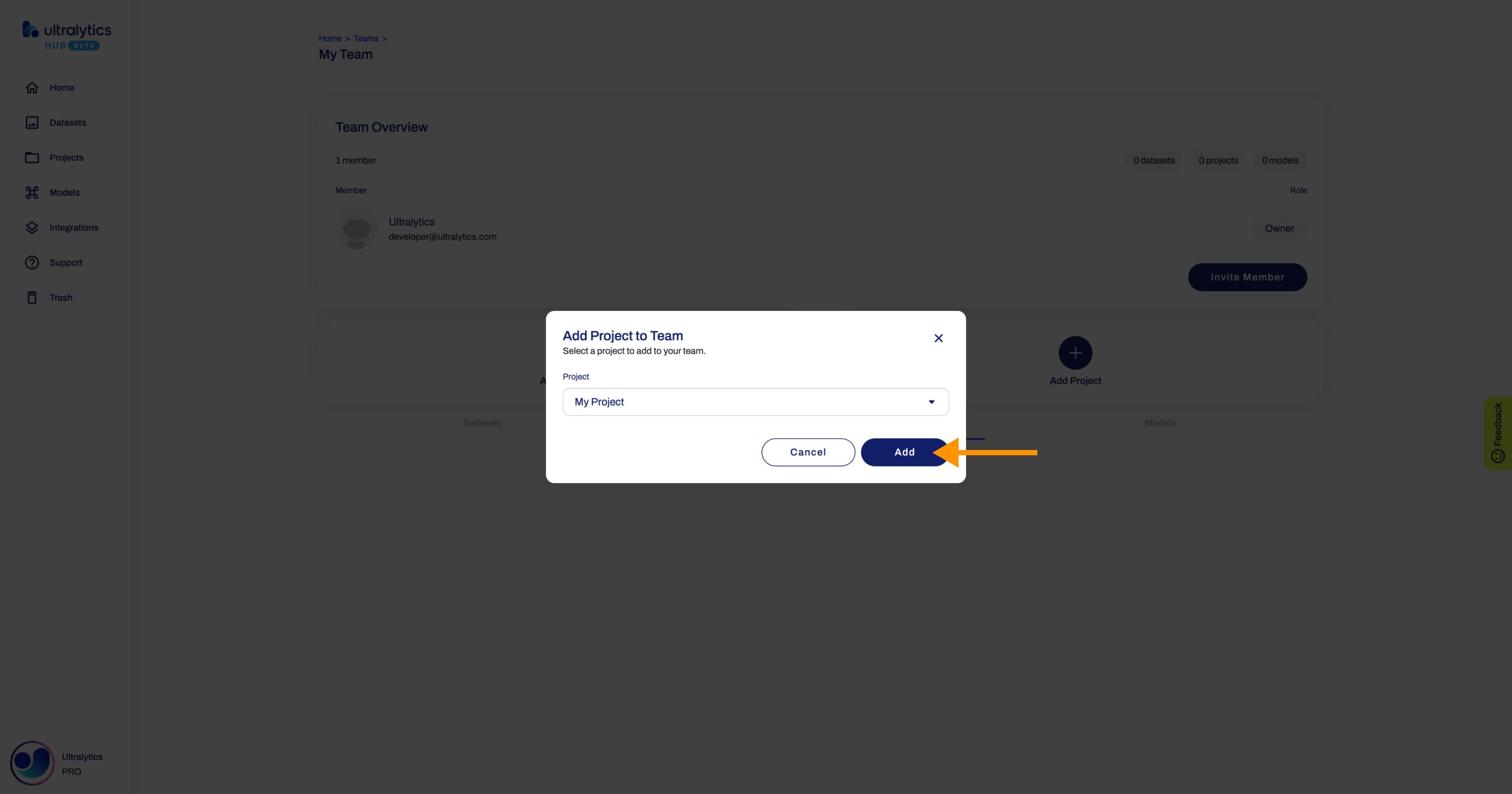 Ultralytics Capture d'écran HUB de la boîte de dialogue Ajouter un projet à l'équipe avec une flèche pointant vers le bouton Ajouter.