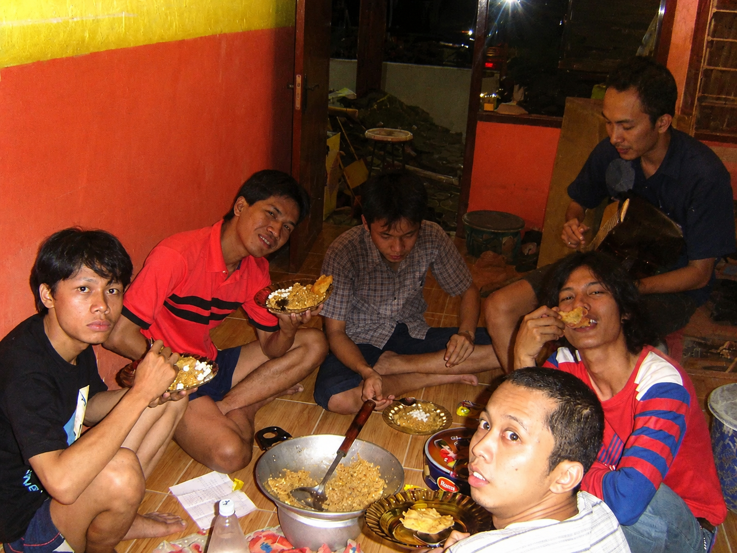 Proses pembangunan Markas Studio dan crew
