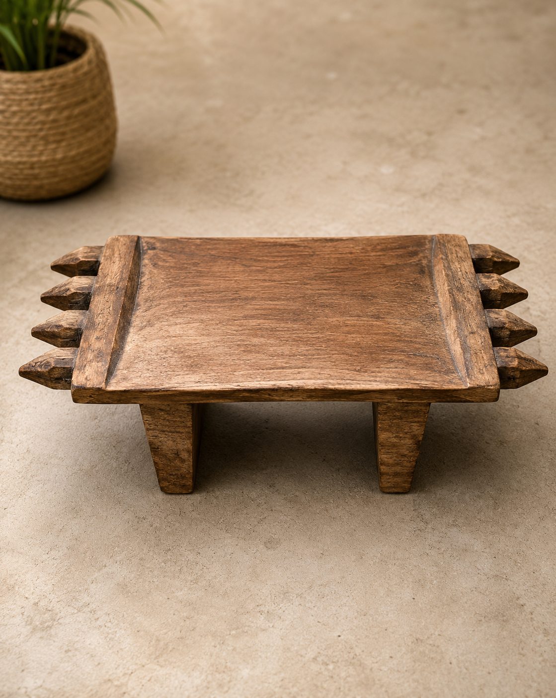 Naga Horn Table
