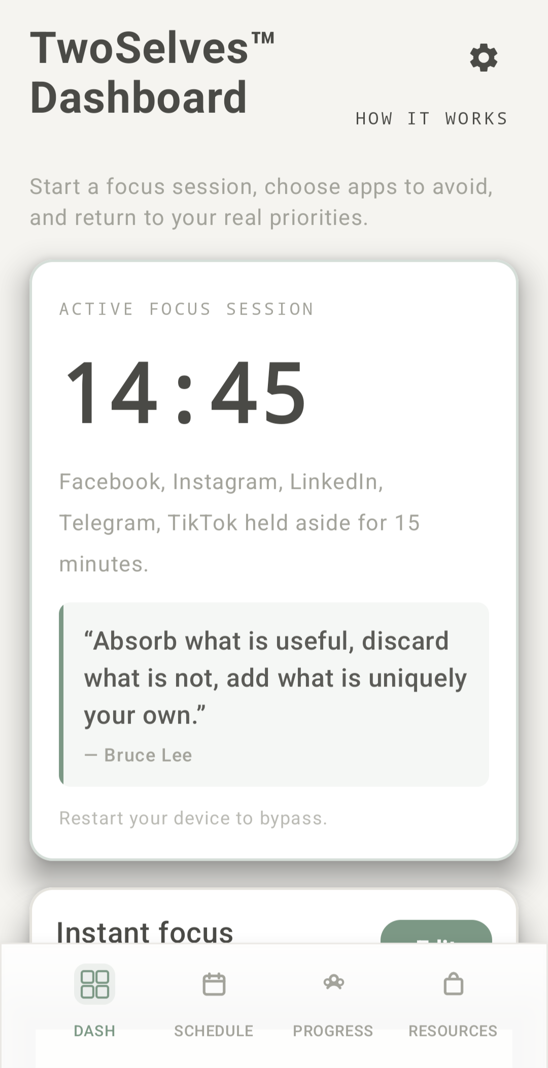Active Focus screen showing a countdown and five apps held aside during a focus session.