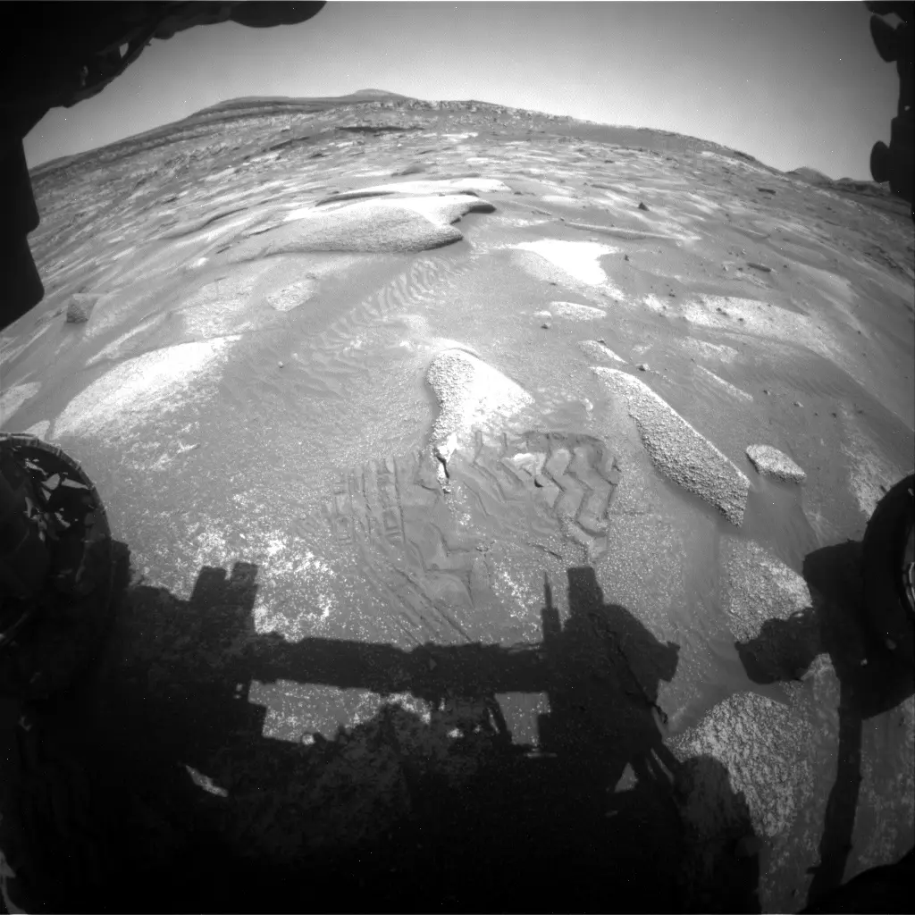 https://raw.githubusercontent.com/virtiserv/virtiserv.github.io/refs/heads/master/assets/video/_mars.nasa.gov_msl-raw-images_proj_msl_redops_ods_surface_sol_04953_opgs_edr_fcam_FRB_837196089EDR_D1231308TRAV01504M_.webp
