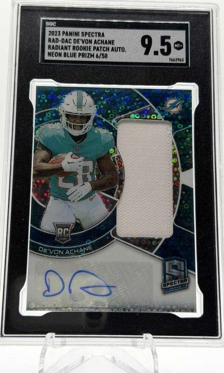 De'Von Achane 2023 Panini Spectra front