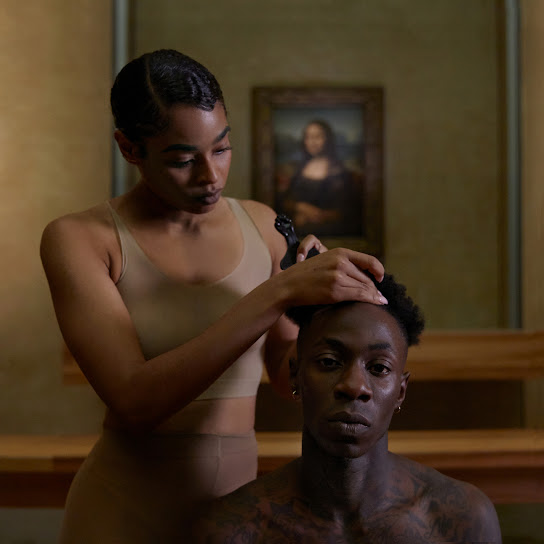 Capa de Everything is love