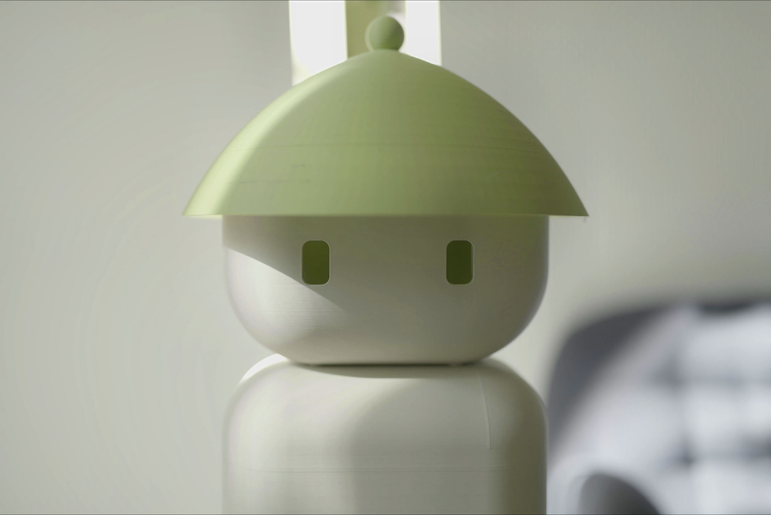 Close-up of Flourish 1’s face and green cap-shaped upper shell