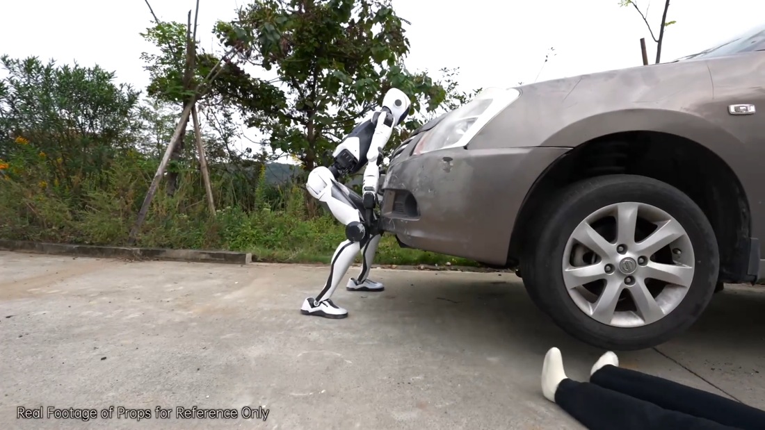 H2-X lifting the front of a car in a staged rescue