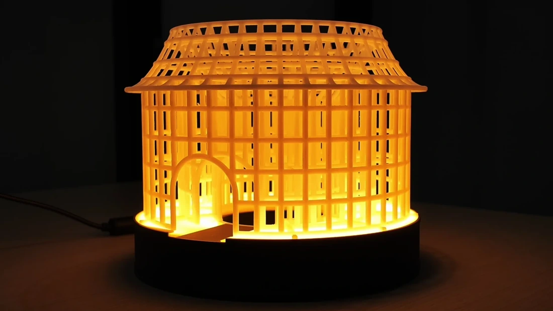 Official modular lamp demonstration cover from Moonshot