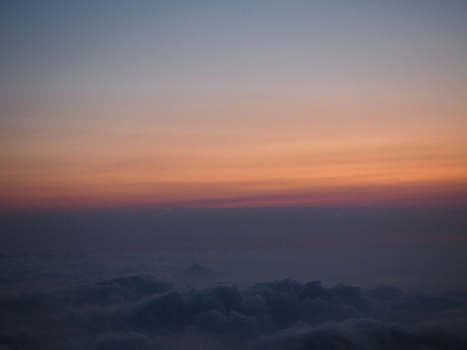 日出前的云海