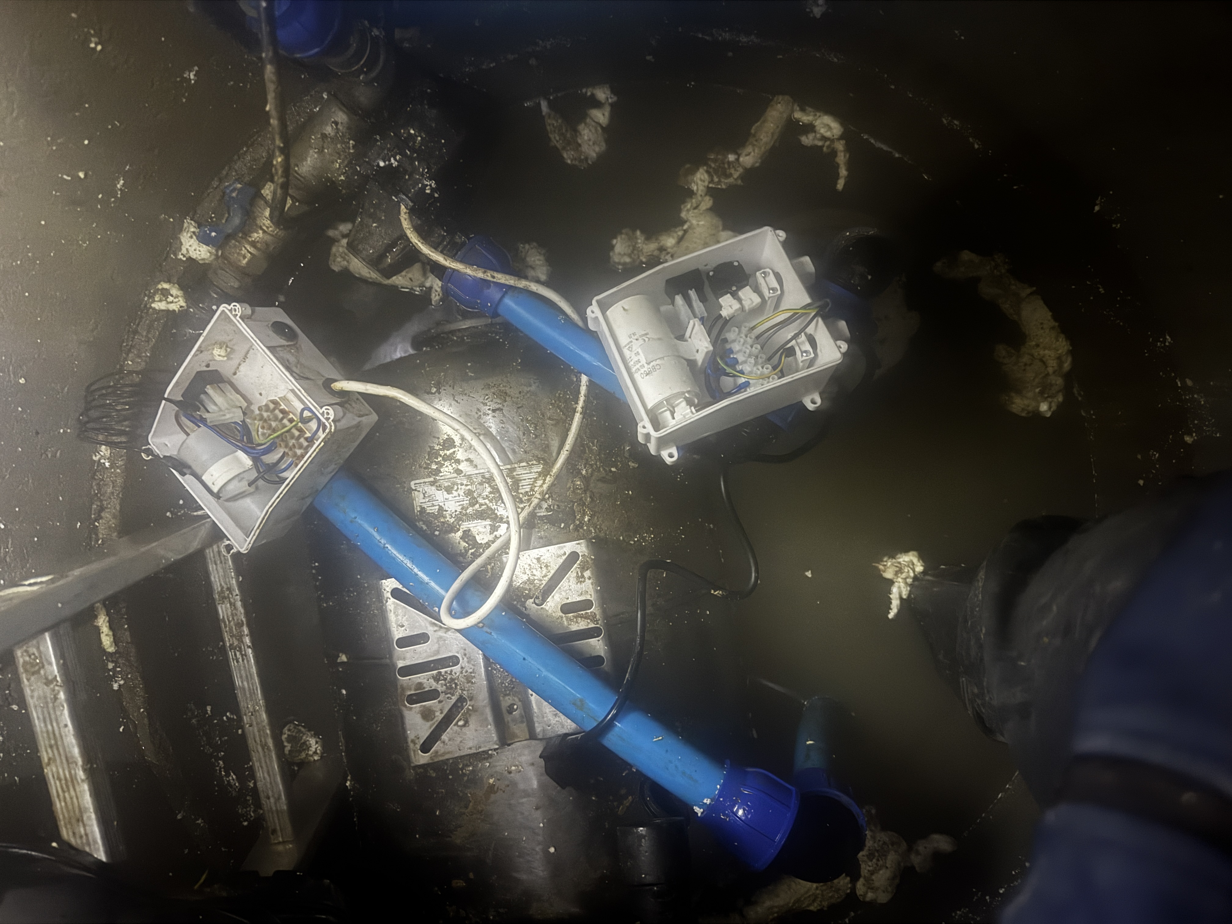 Usuwanie awarii i pomiary elektryczne, progranowanie falowników