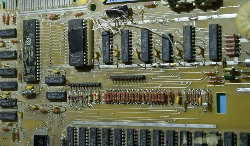 img0a.jpg