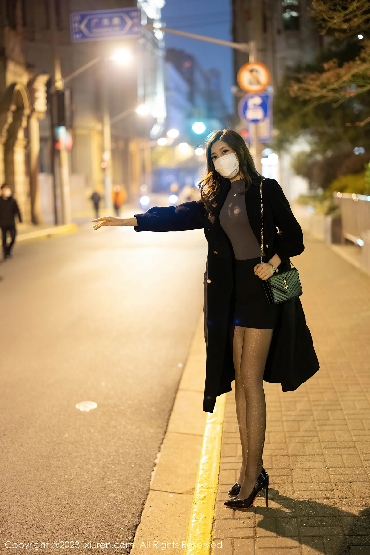 XiuRen No.6395绮里嘉ula：F杯曲线+魅惑黑丝，把27岁的美焊在镜头里！ - 5