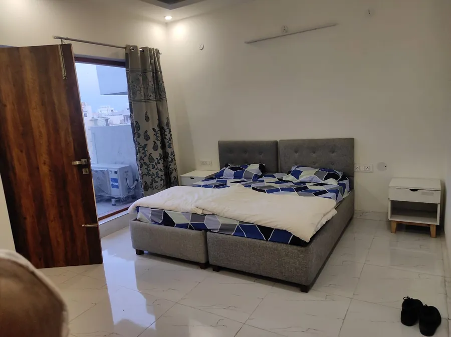 PG near Mayfield Garden Sector 51 Gurgaon