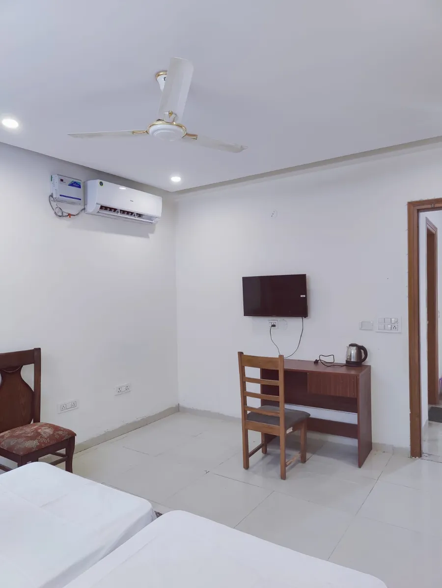 Twin sharing room SP-946