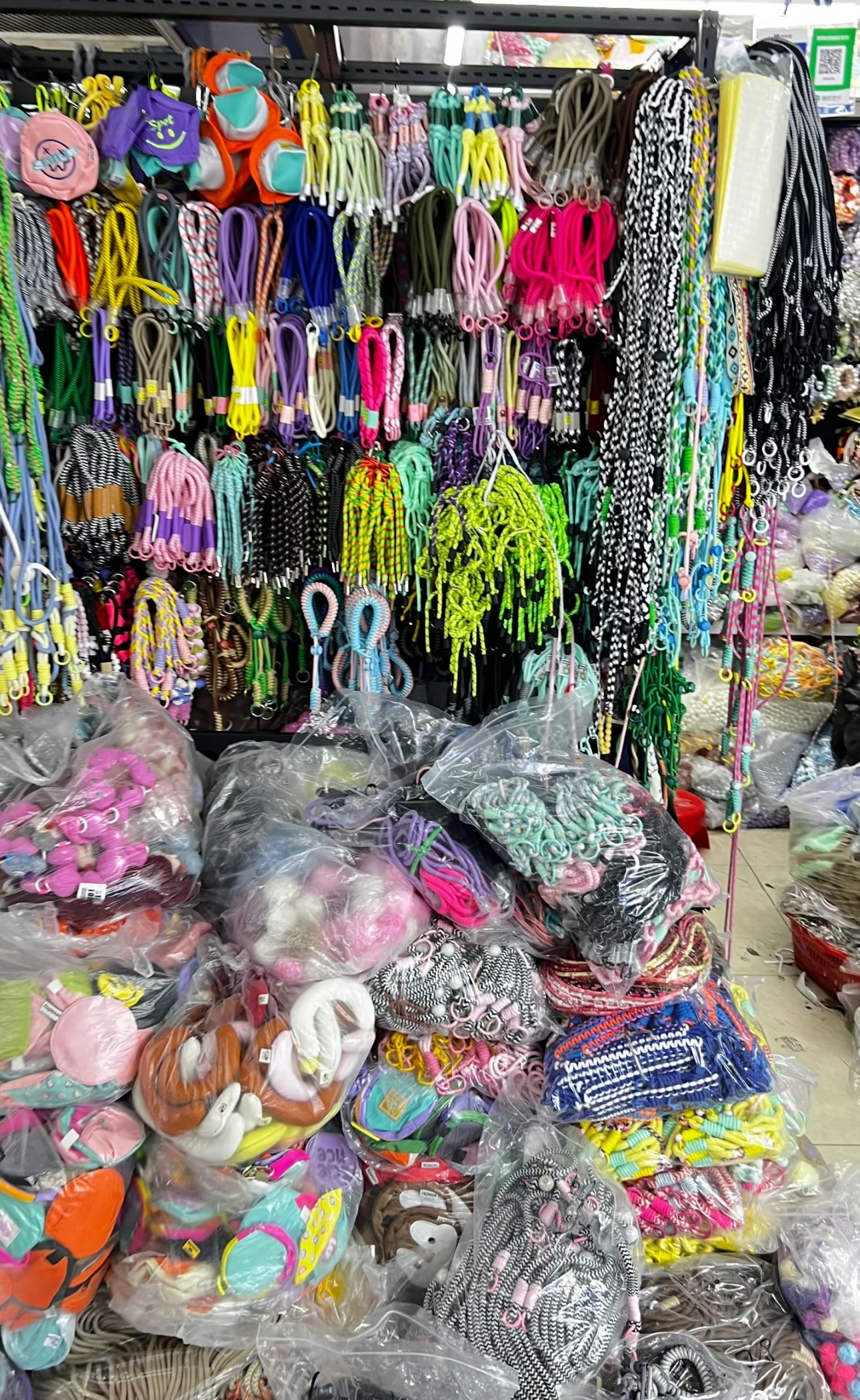 Correas y accesorios en diferentes colores y presentaciones