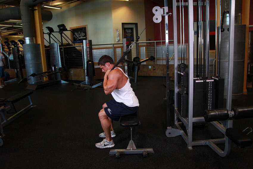 Cable Seated Crunch reference position 1