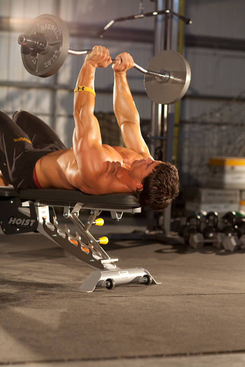 Close-Grip EZ-Bar Press reference position 1