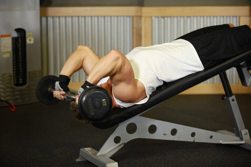 Decline EZ Bar Triceps Extension reference position 2