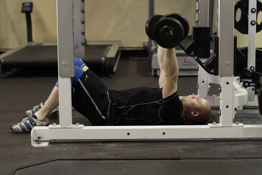 Dumbbell Floor Press reference position 1