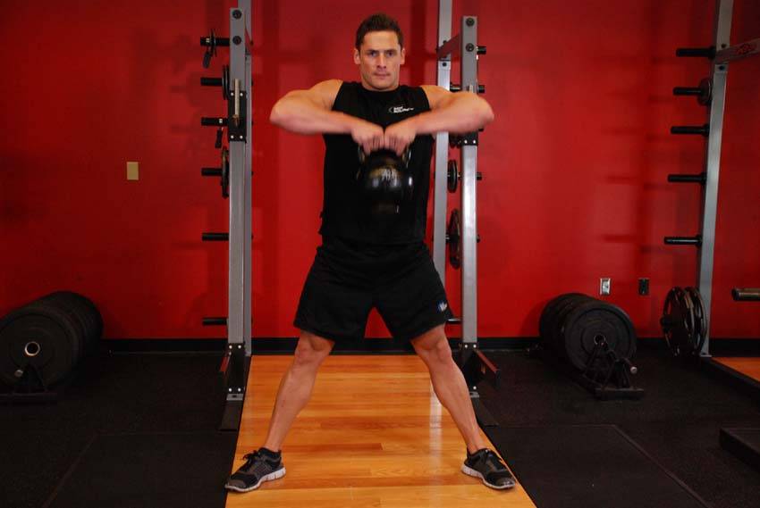 Kettlebell Sumo High Pull reference position 2