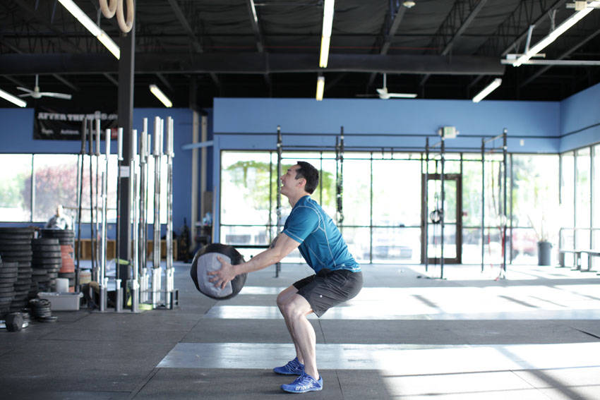 Medicine Ball Scoop Throw reference position 1