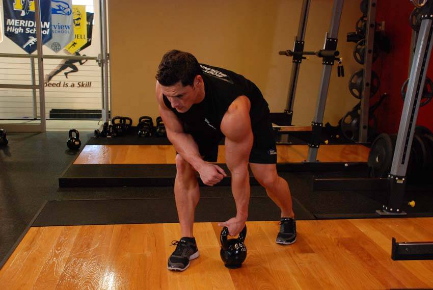 One-Arm Kettlebell Row reference position 1