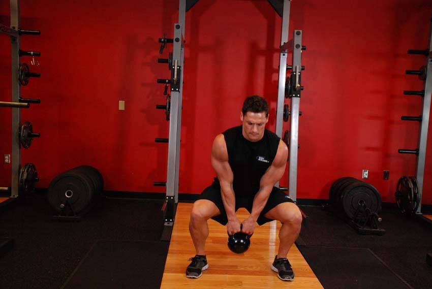 Open Palm Kettlebell Clean reference position 1