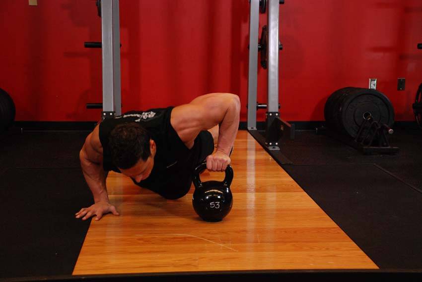 Plyo Kettlebell Pushups reference position 1