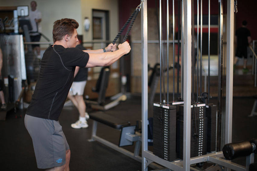 Rope Straight-Arm Pulldown reference position 1