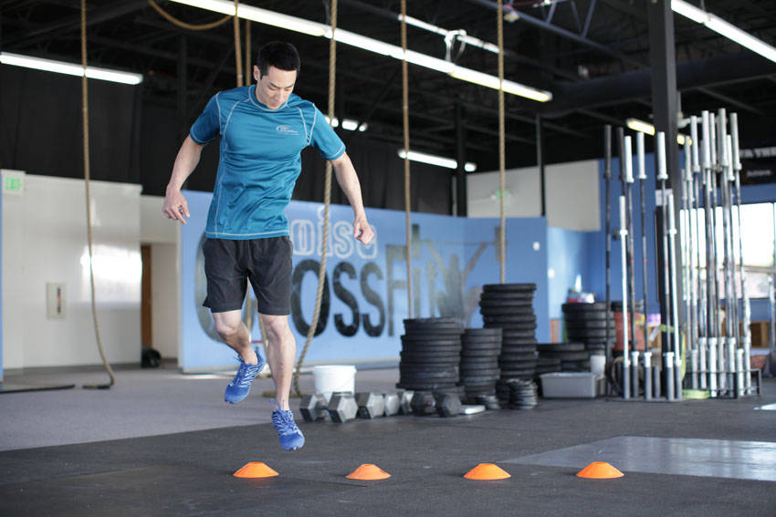 Single-Leg Lateral Hop reference position 2