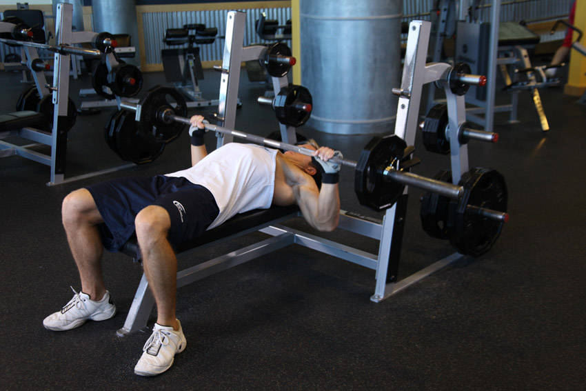 Wide-Grip Barbell Bench Press reference position 2