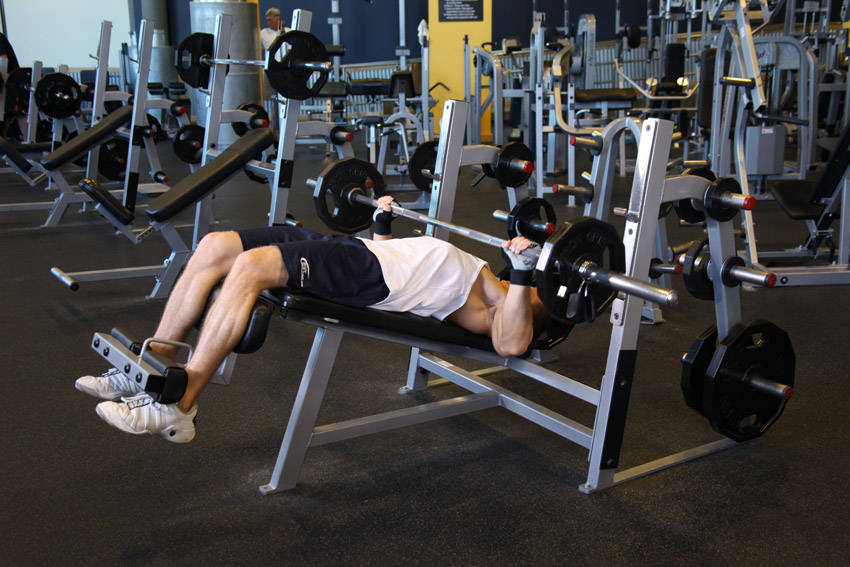 Wide-Grip Decline Barbell Bench Press reference position 2