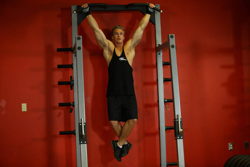 Wide-Grip Rear Pull-Up reference position 1