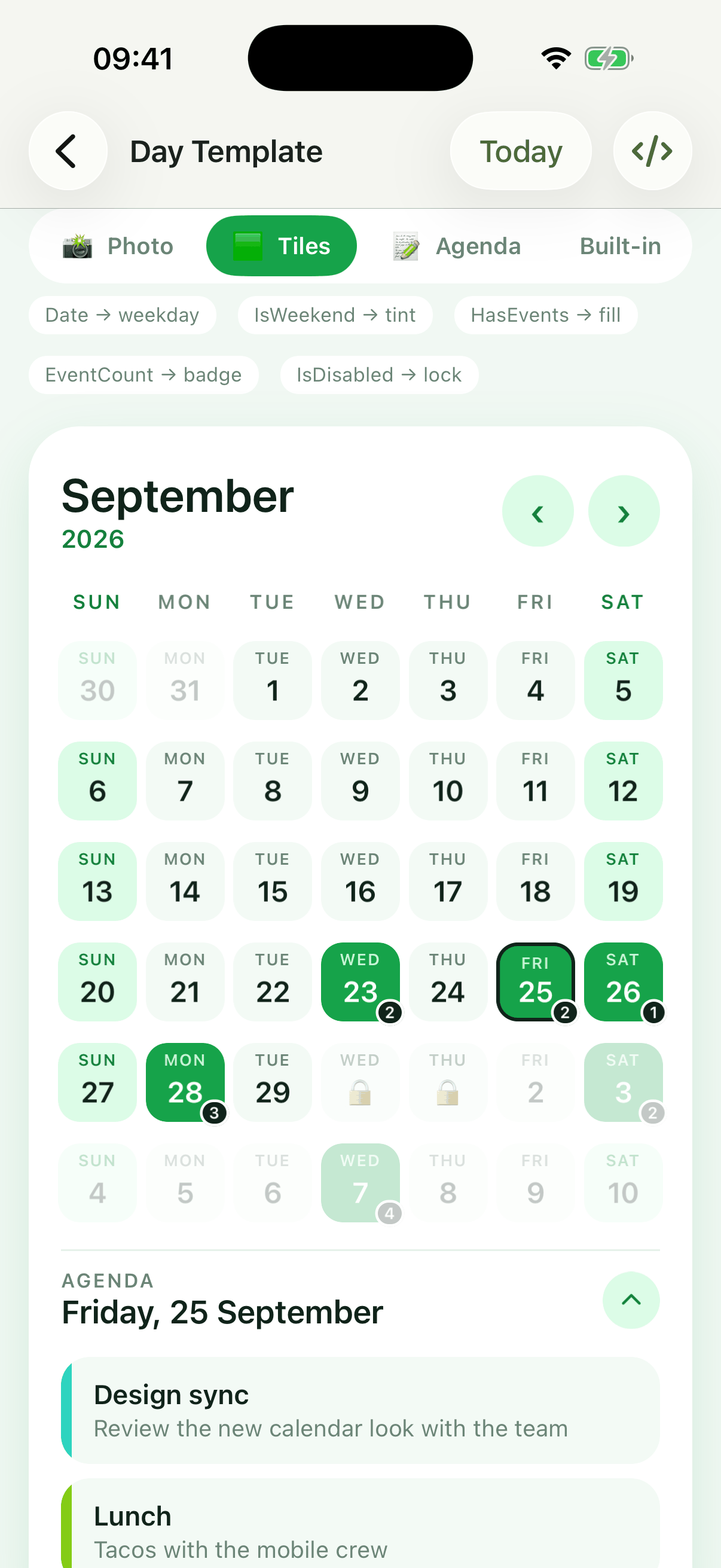 Tiles template: every day is a tile with its weekday name, event count badge and a lock on disabled days