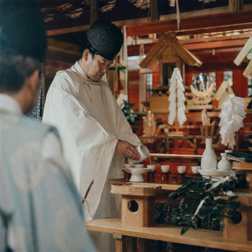川崎大師の御神酒——参拝のあとに知ってほしい、神奈川の地酒 — 御神酒としての日本酒：その意味