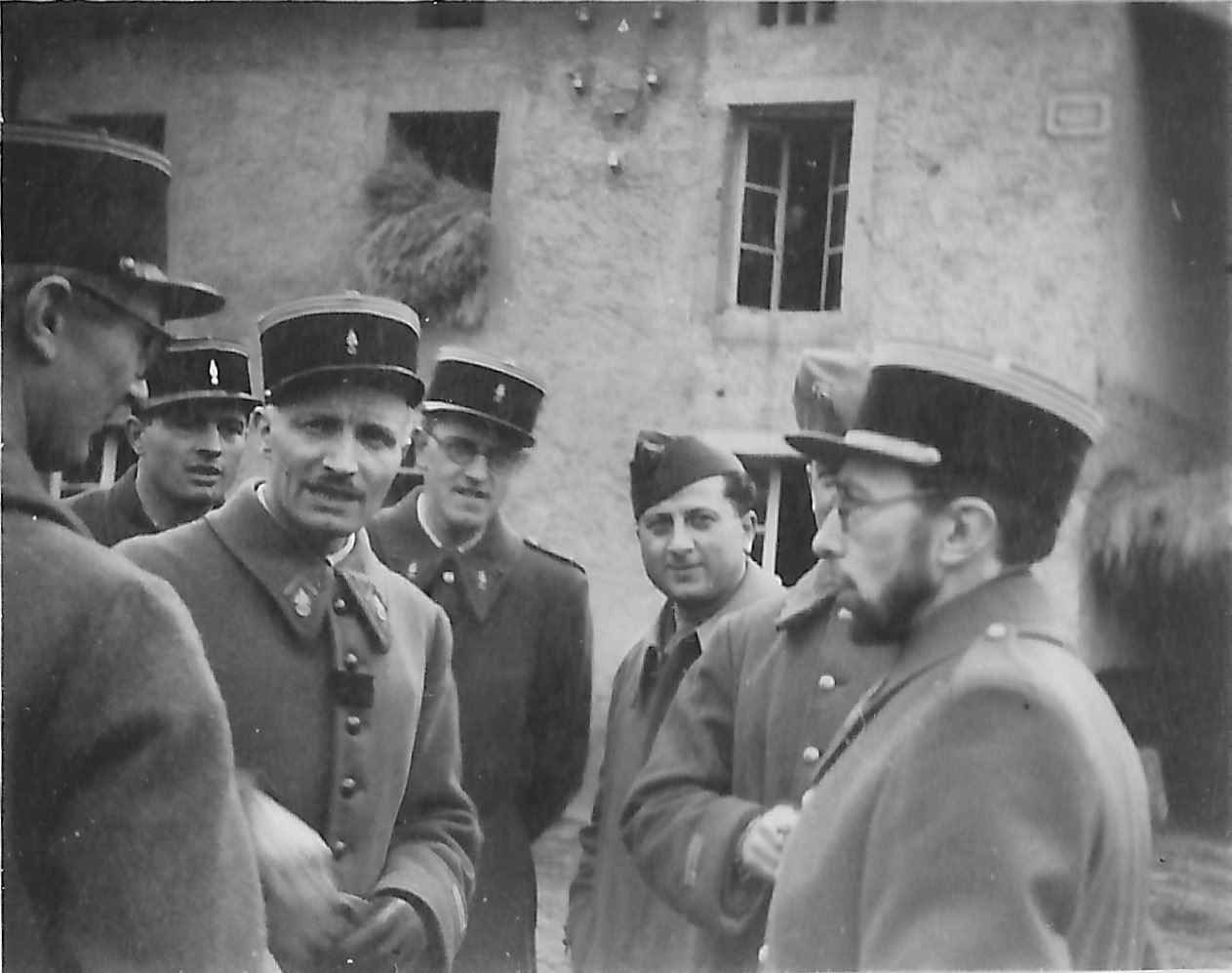 Photo prise entre le 4 mars et le 12 avril 1940, lieu indiqué codé « Saint Belle Mère »