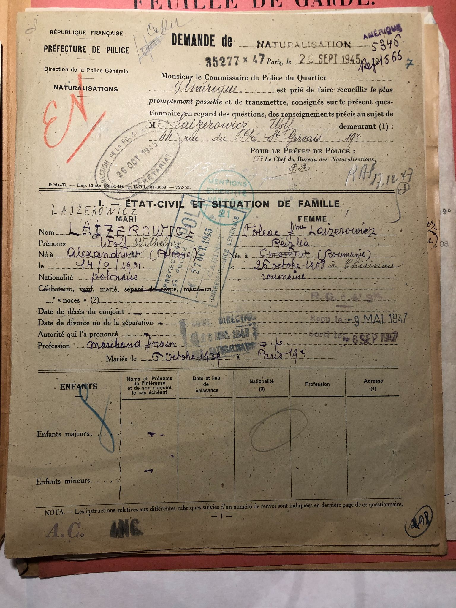 Formulaire de demande de naturalisation de la préfecture de police, état civil et situation de famille de Wolf et Reizléa Lajzerowicz