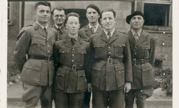 Groupe d'officiers français à l'Oflag VI A en Allemagne, Henri Lamor deuxième en partant de la gauche