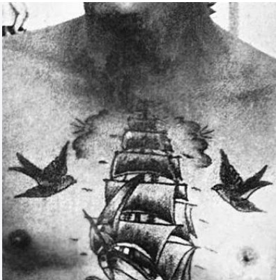 Un trois-mâts entre 2 hirondelles, tatouage de marin