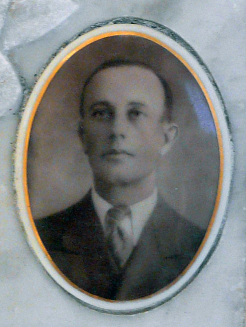 Portrait de SMEJA Léon