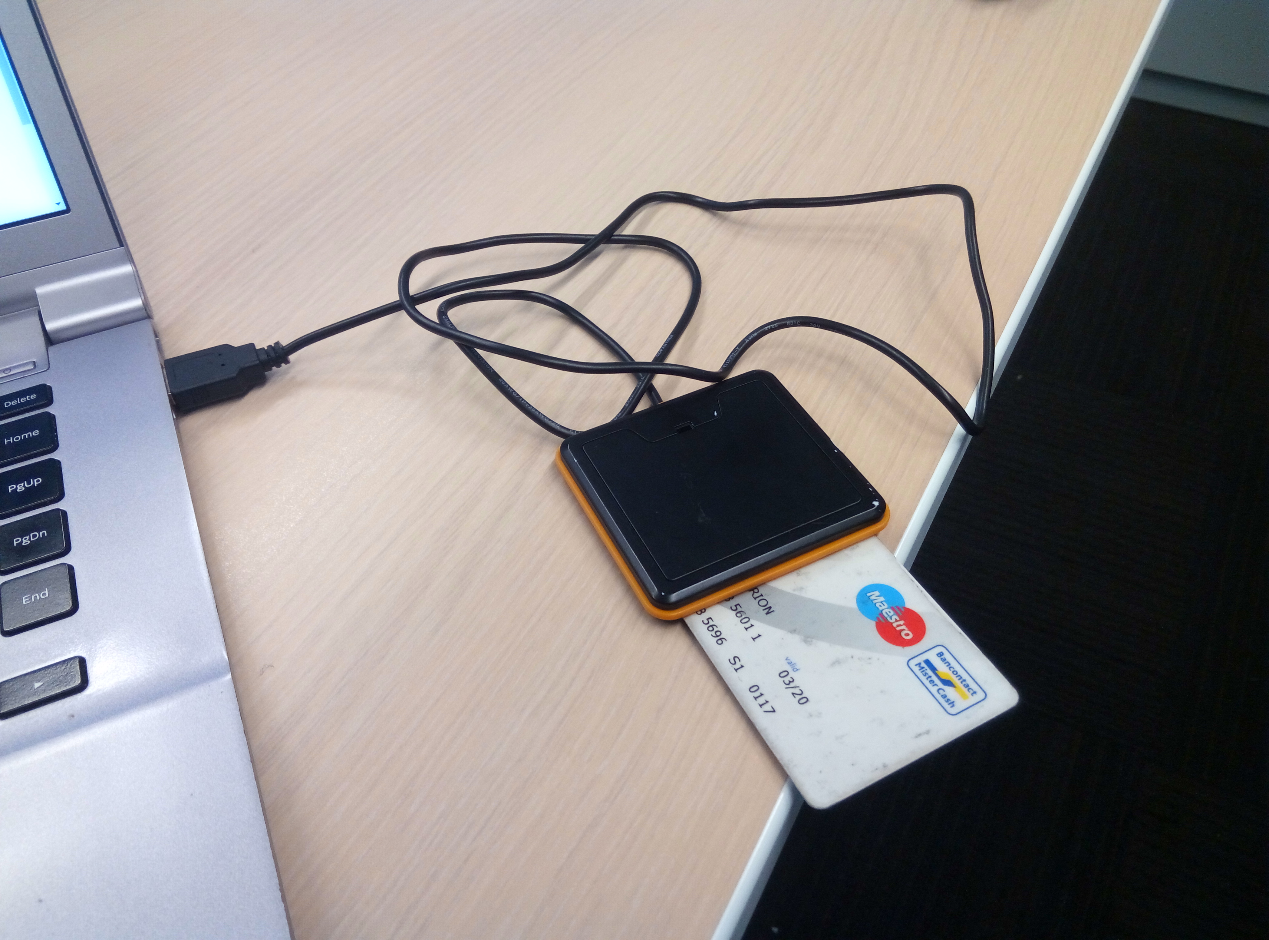 USB smartcard reader with a bank card