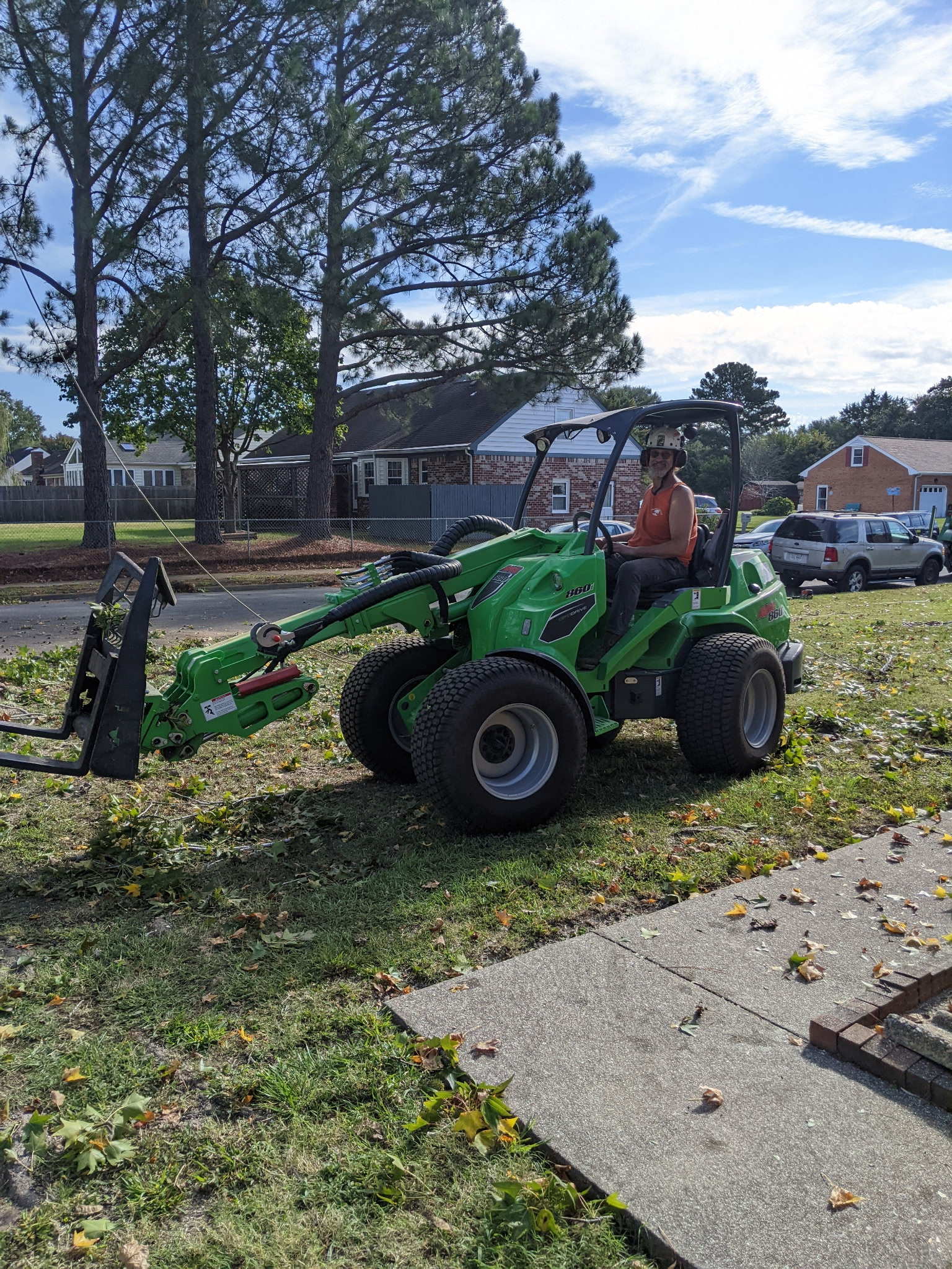 Tree removal truck serving Norfolk, VA